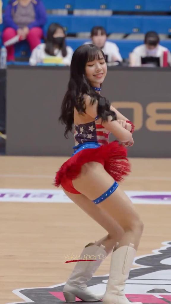 最好的啦啦隊小姐姐！自信，健康充滿活力！